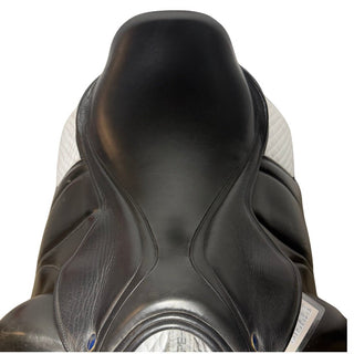 Silhouette Monoflap Dressage Black 18" W 4 | Saddles Direct