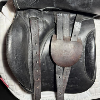 Silhouette VSD Black 17.5" MW 7 | Saddles Direct