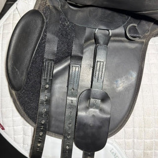 Thorowgood T4 Cob GP Black 17" ADJ 7 | Saddles Direct