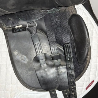 Thorowgood T4 Cob GP Black 17" ADJ 8 | Saddles Direct