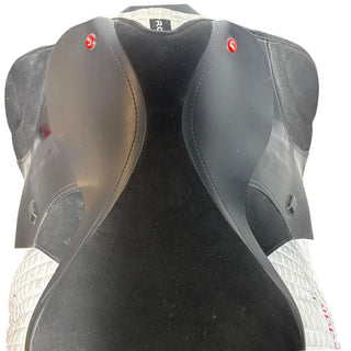 Thorowgood T4 HGC Compact High Wither GP Black 16.5" ADJ 6 | Saddles Direct