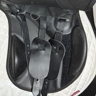 Thorowgood T4 MGC Compact GP Black 17" ADJ 8 | Saddles Direct