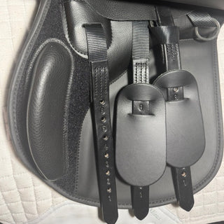 Thorowgood T9 HGC High Wither Compact GP Black 17.5" ADJ 7 | Saddles Direct