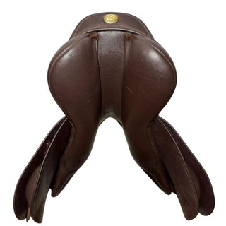 Fairfax Classic Cupped Flap Jump Brown 17.5" ADJ