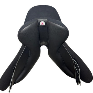 Wintec 2000 High Wither GP Black 17.5" ADJ 9 | Saddles Direct