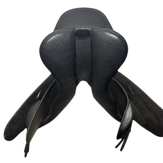 Wintec 500 Jump Black 17" ADJ 7 | Saddles Direct