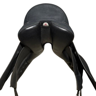 Wintec Pro Wide/Cob Dressage Black 17.5" ADJ 9 | Saddles Direct