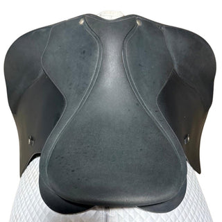 Wintec Pro Wide/Cob Dressage Black 17.5" ADJ 6 | Saddles Direct