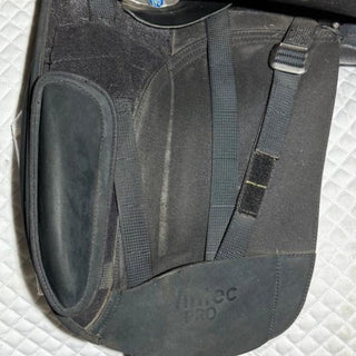 Wintec Pro Wide/Cob Dressage Black 17.5" ADJ 7 | Saddles Direct